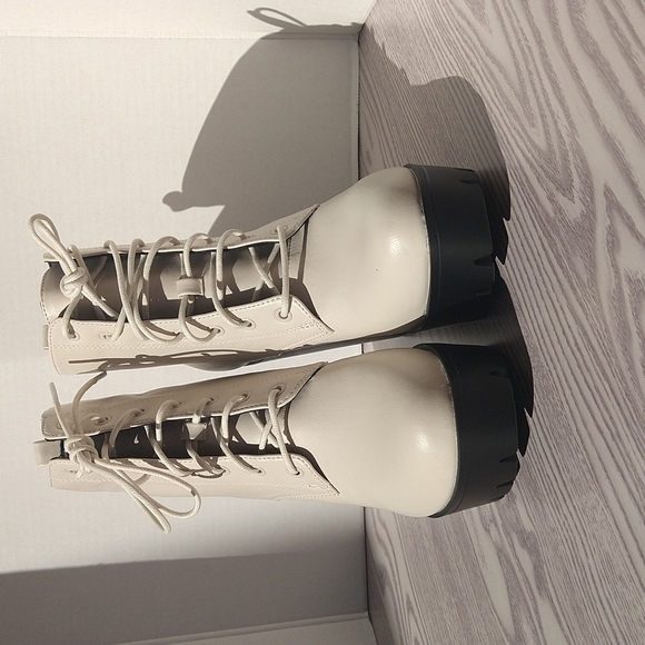 Lacey Ivory Platform Ankle Lightweight Boots Lace-Up Block Heel Size 9M - Picture 3 of 11